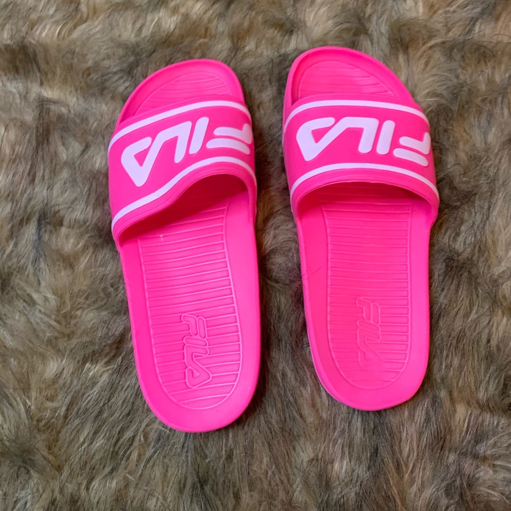 FILA SLIDES